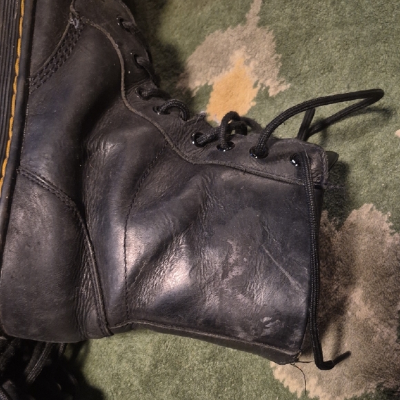 Dr. Martens Black Leather Men's Boots - Picture 6 of 16